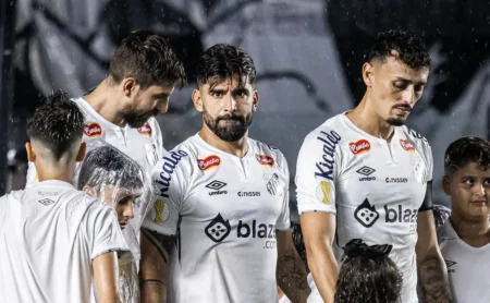 Possíveis transferências de 19 jogadores para rivais do Santos no futebol brasileiro: confira a lista