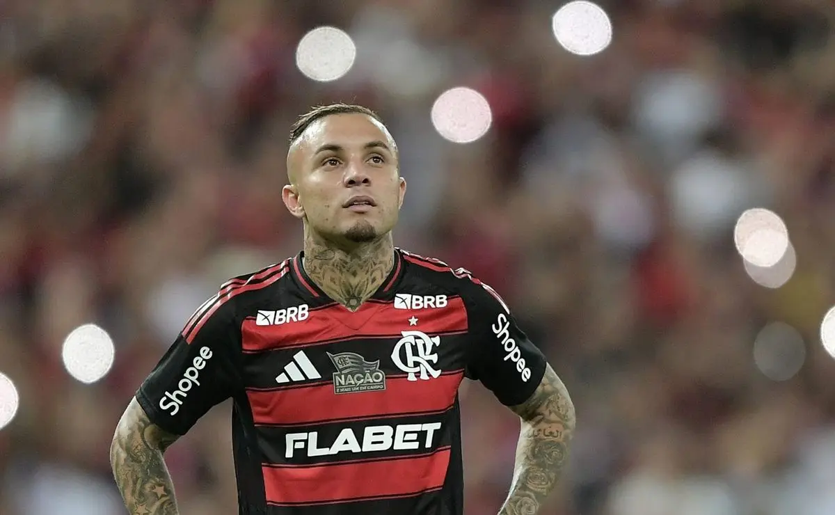 Grêmio desiste de Everton Cebolinha por alto salário e atacante permanece no Flamengo