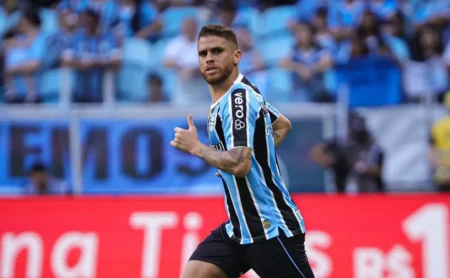 Grêmio admite erro com Cuéllar e retorno do jogador é novamente adiado