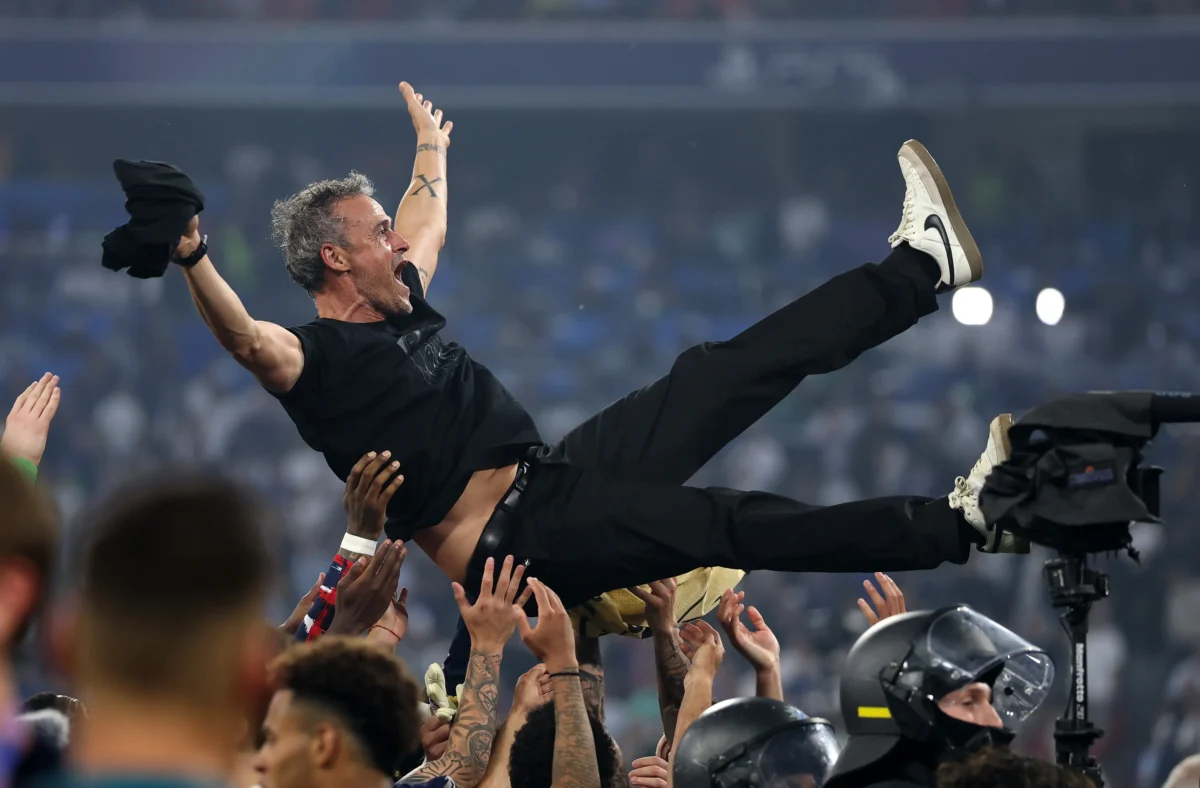 Homenagem de Luis Enrique à filha após vitória do PSG: Camisa especial celebra conquista