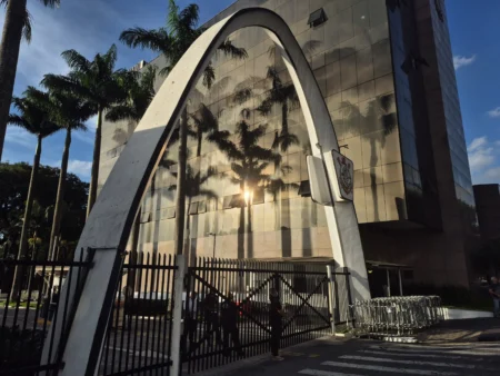 Corinthians: Nova gestão se reúne com a Adidas e detalhes do diálogo