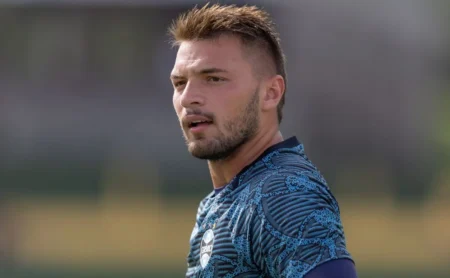 Grando fala sobre futuro no Grêmio e revela contato com o Palmeiras