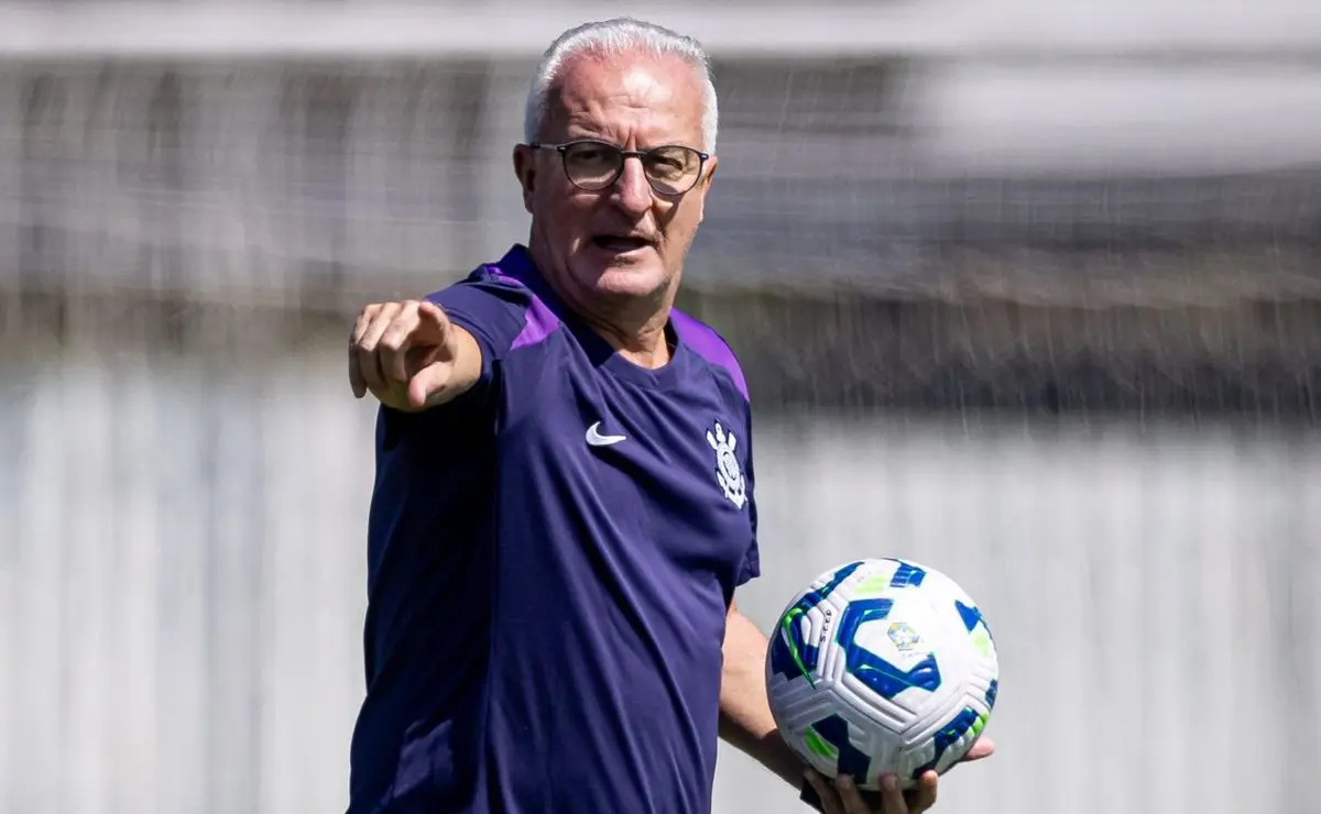 Dorival Júnior planeja mudanças antes de Corinthians x Vitória, com jovens da base em foco