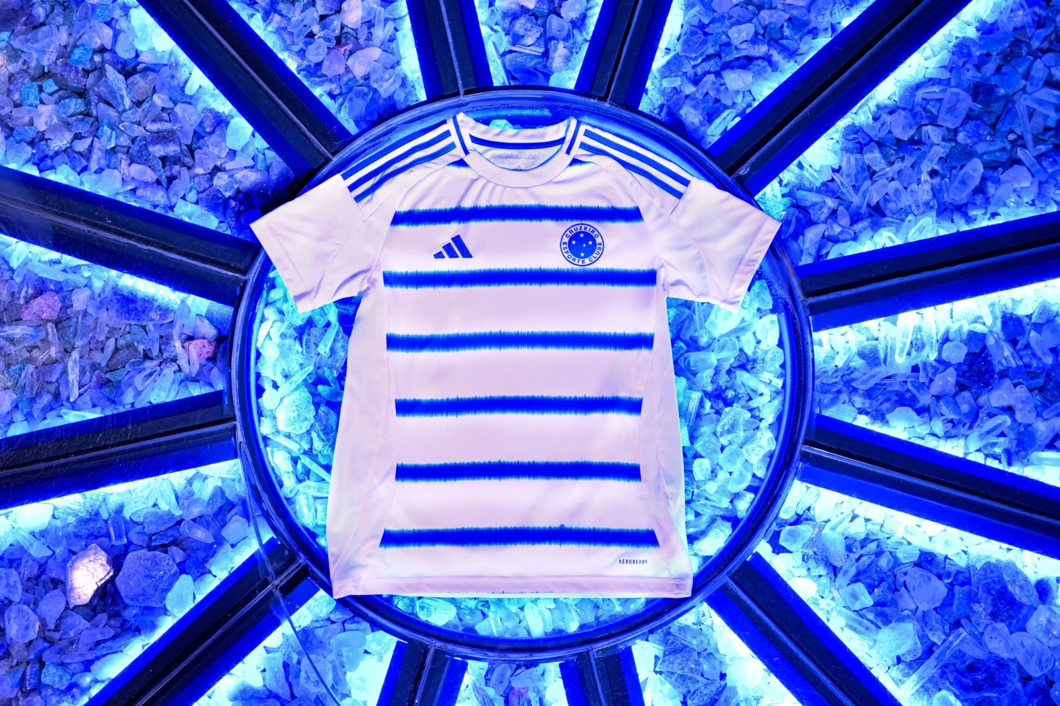 Cruzeiro Apresenta Camisa Inspirada no Hino: Confira as Imagens