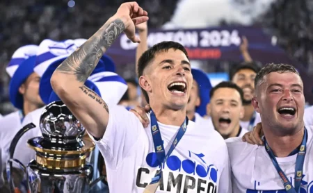 Cruzeiro intensifica interesse em Valentín Gómez após aval do técnico do Vélez.