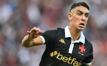 Vasco define lista de quem fica e quem sai, com Puma Rodríguez e Léo Jardim
