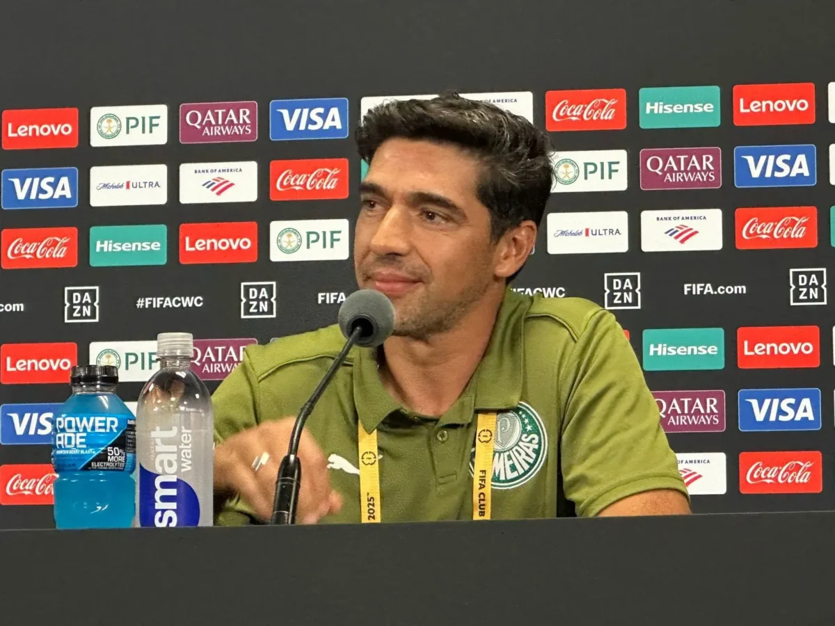Abel indica renovação com o Palmeiras até o fim de 2027: "Tudo leva a crer que sim"