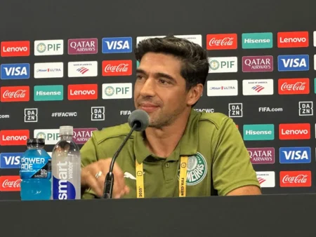 Abel indica renovação com o Palmeiras até o fim de 2027: "Tudo leva a crer que sim"
