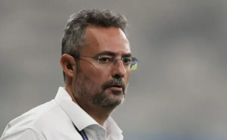 Até Santos pode receber proposta de R$ 64 milhões por JP Chermont; Alexandre Mattos acompanha situação