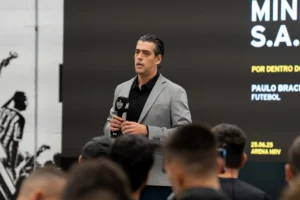 Base do Galo: Bracks alerta e vislumbra futuro promissor com Veneno e Mosquito