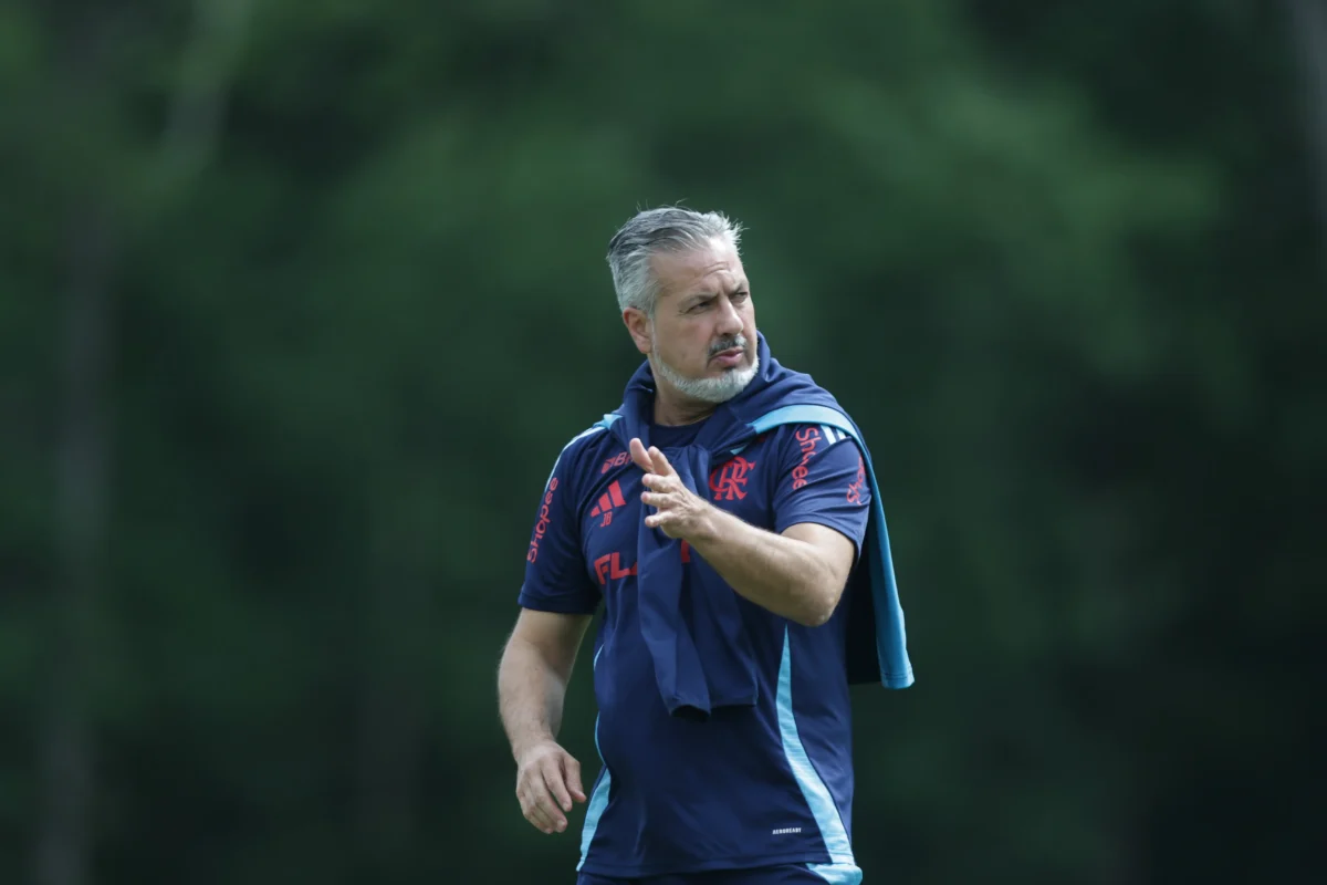 Boto aponta os dois setores que o Flamengo busca no mercado para reforçar o elenco