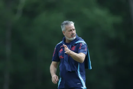 Boto aponta os dois setores que o Flamengo busca no mercado para reforçar o elenco