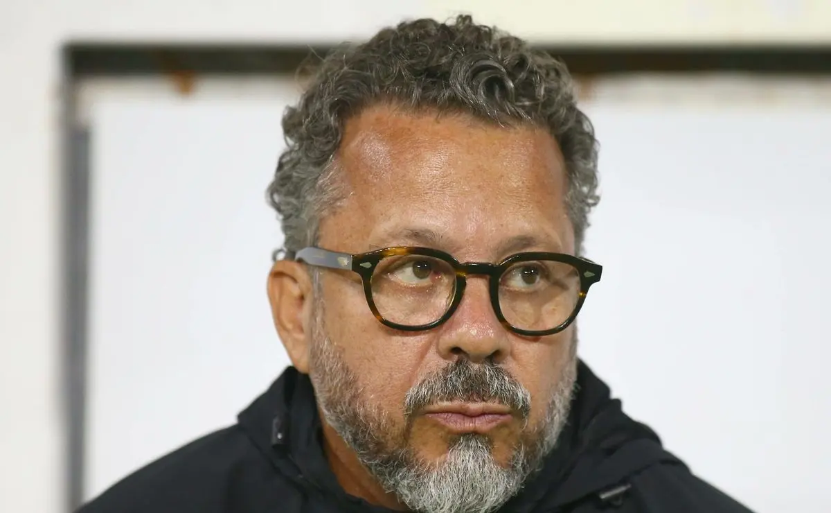 Cléber Xavier Busca Zagueiro e Santos Demonstra Interesse em Rafael Tolói