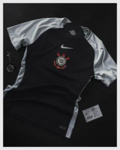 Corinthians: Adidas ou Nike? Entenda a disputa pelo patrocínio
