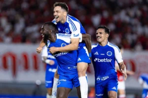 Cruzeiro Retoma Treinos com Foco em Novidades, Reforços e Contratos Decisivos