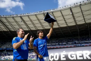 Dívida de Marcelo Moreno: entenda o pagamento simultâneo do Cruzeiro e Pedro Lourenço ao atacante