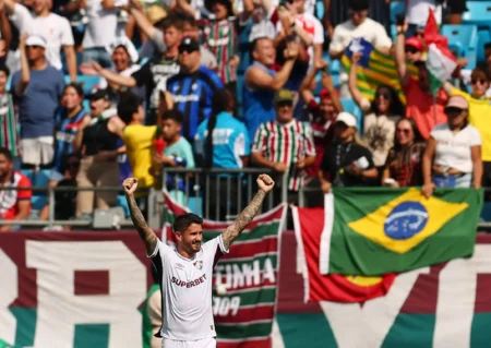 "Eles não têm três bolas": Everaldo destaca a postura do Fluminense na vitória sobre a Inter de Milão