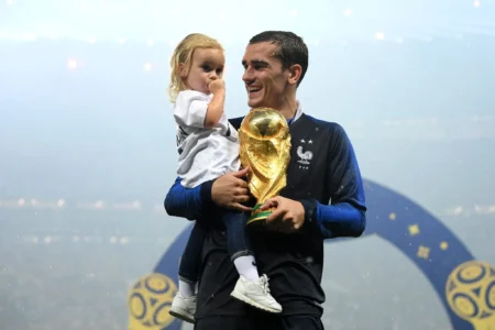 Griezmann: Quarto filho quebra tradição de nascimentos em 8 de abril