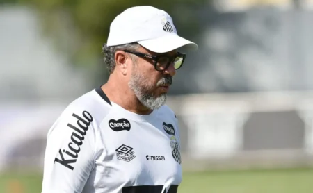 Santos: Cleber Xavier Sai, e Zanocelo, Nathan e Ed Carlos Negociados