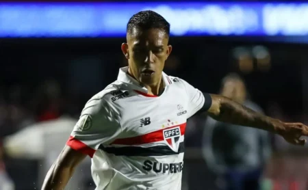 Igor Vinícius define futuro: jogará no Santos de Neymar Jr., alvo do Corinthians.