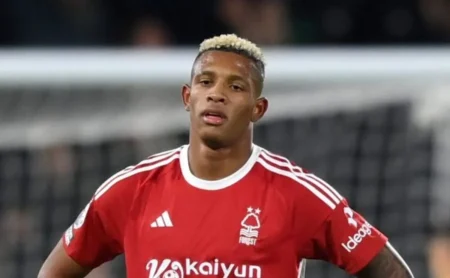 Danilo deixa o Nottingham Forest e vai para o Lyon de Textor por R$ 130 milhões