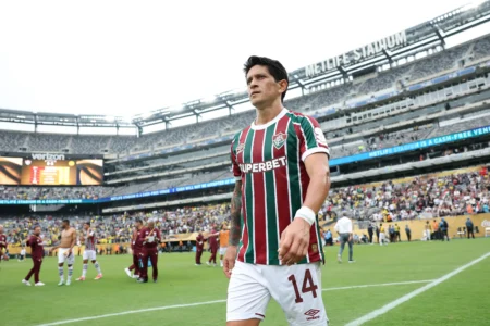 Cano versus Everaldo: A Batalha pela Camisa 9 do Fluminense e as Possíveis Escalações