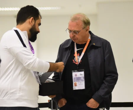Conselho do Corinthians Declara Ilegítima Tentativa de Retorno de Augusto.