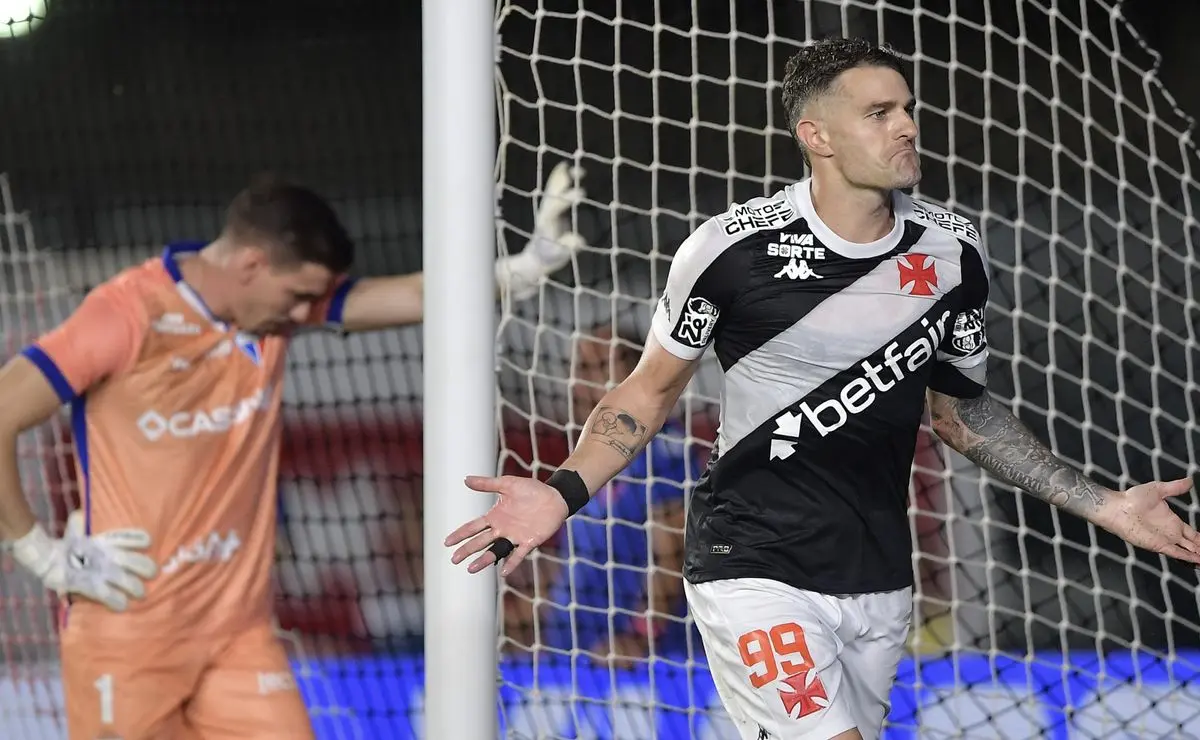Vegetti, do Vasco, lidera a artilharia argentina na temporada de 2025.