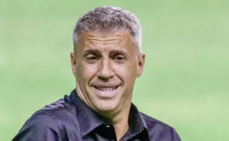 Crespo no São Paulo: Anunciado técnico e esquema com três zagueiros