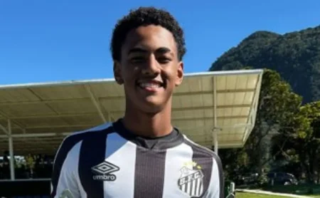 Santos Negocia Fernando Pradella, Promessa de 17 Anos, com o Borussia Dortmund por R$ 25 Milhões