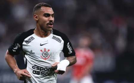 Declarações de Matheuzinho após debate com torcedor corintiano depois do empate no Brasileirão.