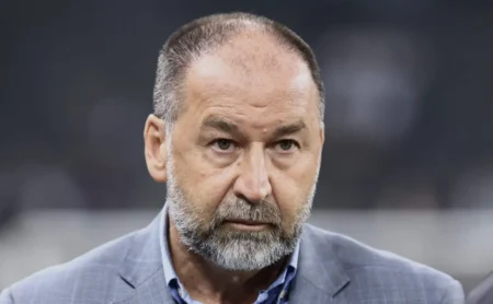 Corinthians cobra amigo de Augusto Melo por inadimplência em camarotes