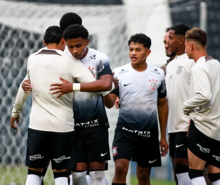 Corinthians: Diretor detona gestão e anuncia dispensa em massa na base