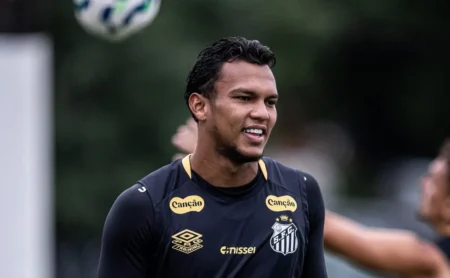 Veron e Coutinho juntos no Vasco: Sonho desfeito com saída do Santos.