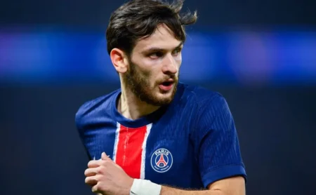 Allan critica postura de Kvaratskhelia após partida entre PSG e Botafogo