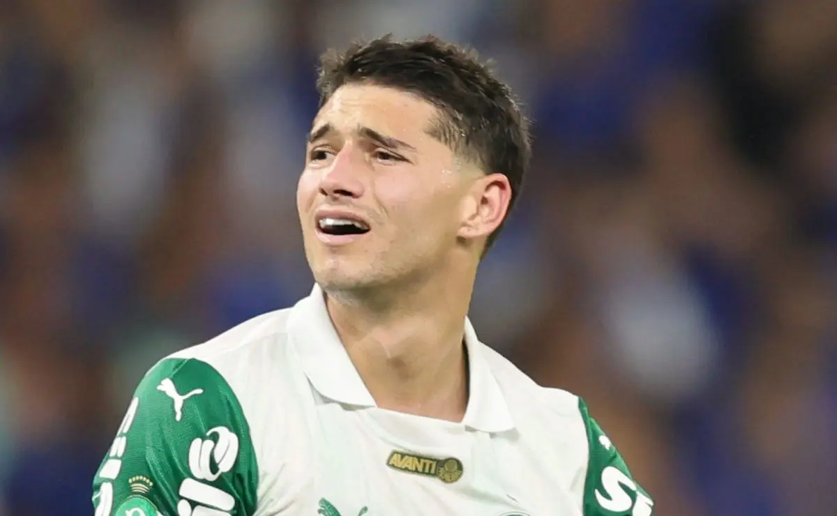 Aníbal Moreno Desfalca Palmeiras em Jogo Contra Inter Miami por Edema na Coxa