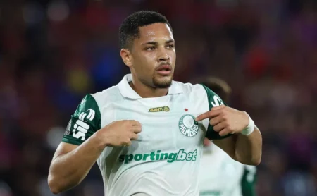 Jornal espanhol AS critica desempenho de Vitor Roque no Mundial pelo Palmeiras: "Inapto"