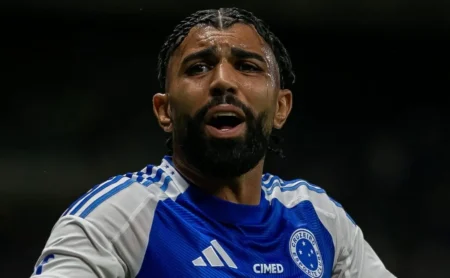 Gabigol cantando e polêmica: Vídeo com música do Flamengo gera debate entre torcedores do Cruzeiro