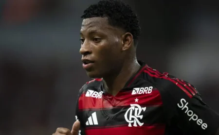 Plata é Julgado pela Federação Equatoriana Após Apresentação e Atacante do Flamengo Afasta-se dos Treinos