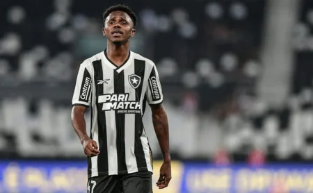 Jeffinho Fora do Super Mundial: Lesão Grave o Afasta e Gera Baixa no Botafogo