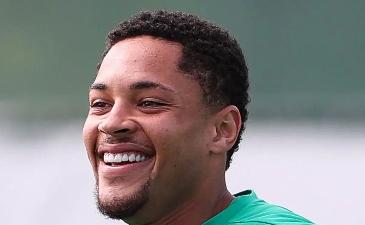 Vitor Roque e a "Lei do Ex": Cruzeiro x Palmeiras em foco