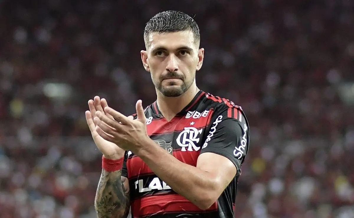 Arrascaeta renovará com o Flamengo e terá salário de R$ 1,5 milhão após o Mundial.