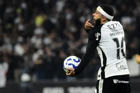 Memphis avalia desempenho do Corinthians e declara: "É preciso evoluir"