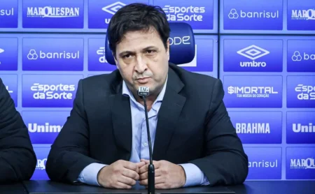 Grêmio: Presidente viaja à Europa para contratar Adryelson