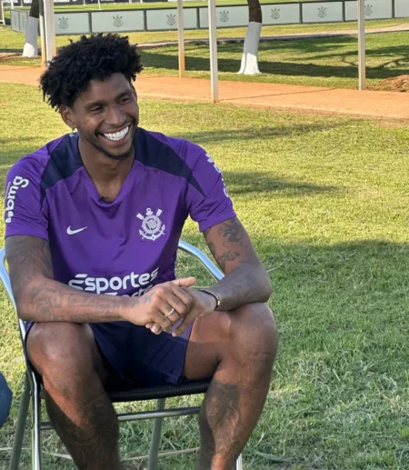 Hugo Souza: "Golpe duro" no Corinthians, mas esperança por grandes conquistas