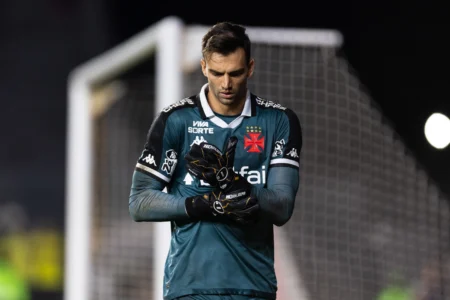 Vasco insiste: Jardim recusa, alegando salário superior a R$ 1 milhão