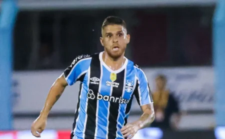 Cuéllar Busca o Grêmio: Decisão de Permanecer e Reerguer-se na Temporada