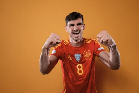 Vindo do PSG, campeão é recebido na seleção espanhola com abraços de Yamal e aplausos: confira