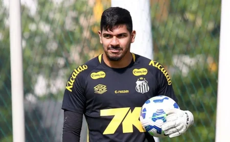 João Paulo no Santos: Goleiro se prepara para deixar o clube na próxima janela e espera por ofertas