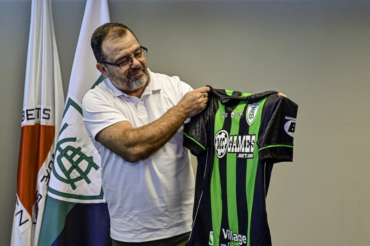 Enderson Moreira chega ao América-MG visando solucionar instabilidade na Série B